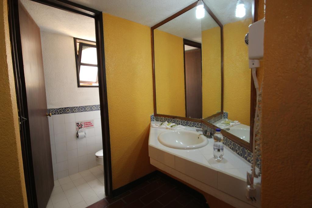 Hotel Plaza Santo Domingo San Cristóbal de Las Casas Cameră foto
